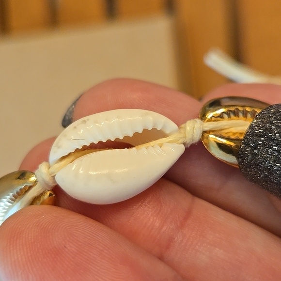 Shell Bracelet Set - Picture 7 of 7